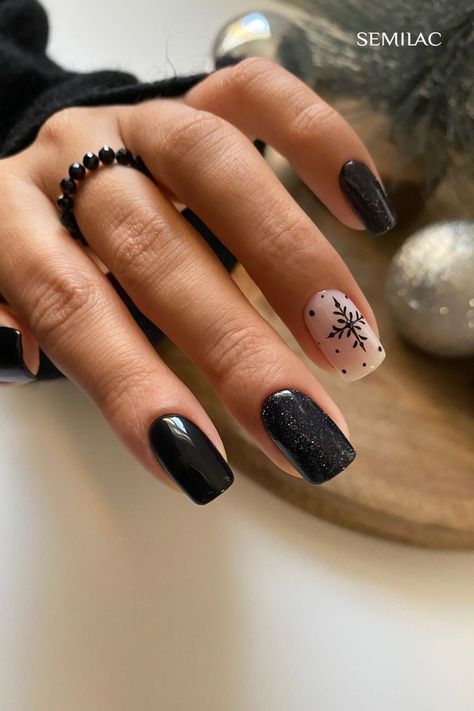 Black Xmas Nails, Black Sparkle Nails, Black Christmas Nails, Christmas Nails 2023, December Nails, Festive Nail Art, Snowflake Nails, Christmas Nails Acrylic, Sparkle Nails