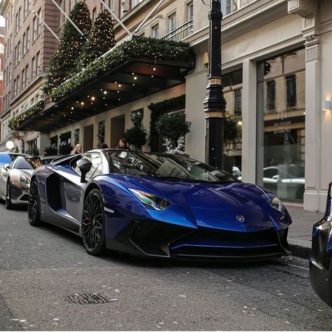 Cars - Supercars on Instagram: “LOVING THIS DARK BLUE✈️ Follow @exclusivecars.daily Follow @exclusivecars.daily 📸 @93.sal  #lamborghini#aventadorsv#aventador” Blue Lamborghini, Paper Princess, Car Paint Jobs, Rich Cars, Car Facts, Rich Aesthetic, Luxurious Cars, Car Paint, Blue Car