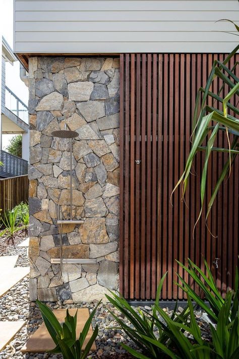 Decorative Stone Wall Exterior, Outdoor Shower Stone Wall, Outdoor Cladding Wall, Natural Stone Wall Cladding Exterior, Stone Feature Wall Exterior, Natural Stone Wall Outdoor, Stone Wall Design Outdoor, Natural Stone Cladding Exterior, Stone Walls Outdoor