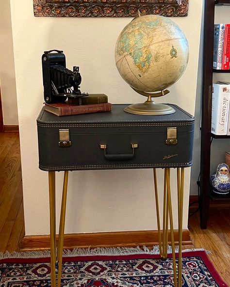 Vintage Lady Baltimore luggage made into an accent table using gold hairpin legs. Luggage Table, Suitcase Furniture, Suitcase Table, Old Luggage, Diy Suitcase, Diy Luggage, Old Suitcases, Vintage Suitcases, Vintage Suitcase