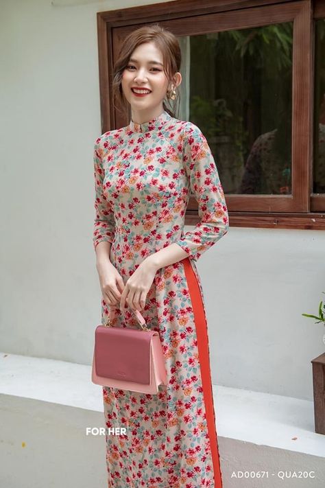 Au Dai, Indian Teacher, Pink School Bags, Vietnam Dress, Chinese Dolls, Summer Dressing, Dressing Sense, Simple Kurti Designs, Casual Indian Fashion