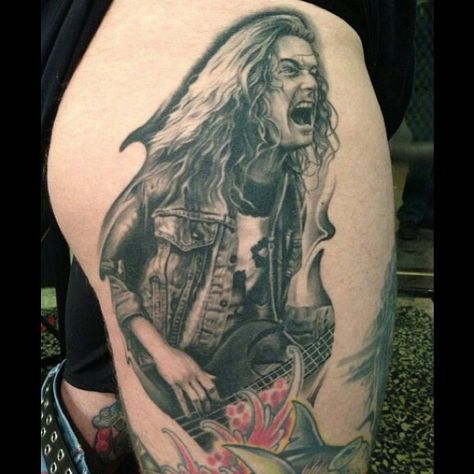 Metallica’s Cliff Burton made by Bob Tyrrell Heavy Metal Tattoo, Metal Tattoos, Metallica Tattoo, Tattoos And Meanings, Cliff Burton, Scary Tattoos, Best Tattoo Ideas, Facial Tattoos, Metal Tattoo