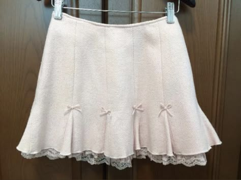 White Skirt Coquette, Coquette Bottoms, Balletcore Skirt, Coquette Skirts, Pink Skirt Outfit, 2000s Y2k Aesthetic, Coquette Skirt, Outfit Coquette, Coquette Fashion