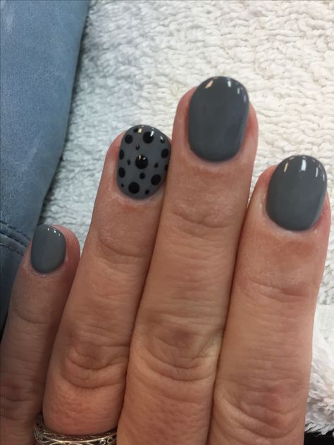 Grey Polka Dot Nails, Nail Ideas Polka Dots, Polka Dot Accent Nails, Trendy Nails Gray, Black Dot Nails, Black Nails Short, Nails Gray, Winter Nail Art Ideas, Polka Dot Nail Designs