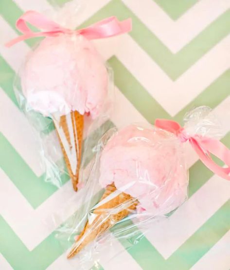 21 deliciously fun ways to throw an ice cream party | Mum's Grapevine Ice Cream Parlor Party, Halloween Candy Crafts, Ice Cream Birthday Party Theme, Smores Party, Ideas Aniversario, Cotton Candy Party, Ice Cream Party Decorations, 1st Birthday Party Favors, Kawaii Party