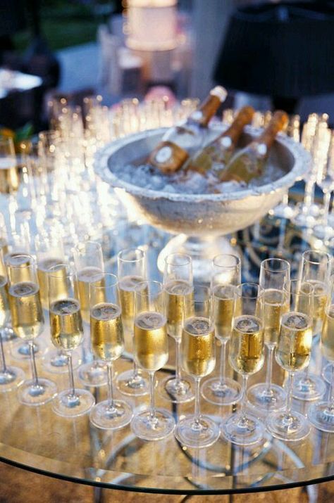 Versailles Wedding, Outdoor Bridal Showers, Country Party, Country Manor, Champagne Party, Champagne Bar, Gatsby Party, Bar Set Up, New Years Eve Decorations