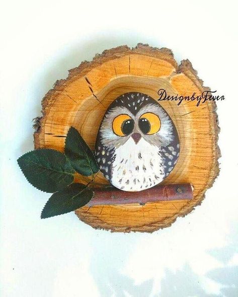 Owl Rocks, Tree Slice, Owl Crafts, Painted Rocks Diy, Owl Painting, Paint Rock, Peg Doll, Rock Painting Designs, Stone Crafts