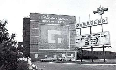 The drive in theatre I spent many nights at! Hot summer nights, swattin' bugs, watching the great movies...we'd always take food & have supper there when going with parents. Un-air conditioned nights outside in the car & we never really seemed uncomfortable. Good memories. Pasadena Texas, Vintage Movie Theater, Drive In Theater, Movie Theaters, Texas History, Drive In Movie, Soda Fountain, Vintage Movie, Stars At Night