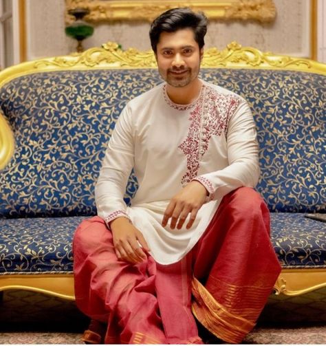 Bengali Men Wedding Outfit, Wedding Dhoti Kurta For Groom, Dhuti Panjabi For Wedding, Groom Bengali Wedding Outfits, Bengali Groom Outfit Dhoti Panjabi, Bengali Dhoti Kurta For Men, Panjabi For Men Bengali, Bengali Punjabi For Men, Bengali Groom Outfit