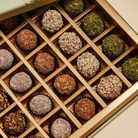 Luxurious Chocolates on Instagram: "40 pieces truffle box ✨" Truffle Boxes Packaging, Chocolate Truffles Packaging, Truffle Boxes, Truffle Gift, Luxury Chocolate, August 17, Chocolate Truffles, Chocolate Box, Box Packaging