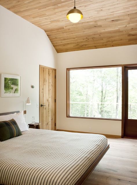 Photo 7 of 10 in An Enclave of Modern Cottages in New York's Hudson Valley - Dwell Unique Entryway, Hudson Woods, Wooden Ceiling Design, Wooden Ceiling, Wooden Ceilings, Modern Cottage, False Ceiling Design, Modern Houses, Modern Cabin