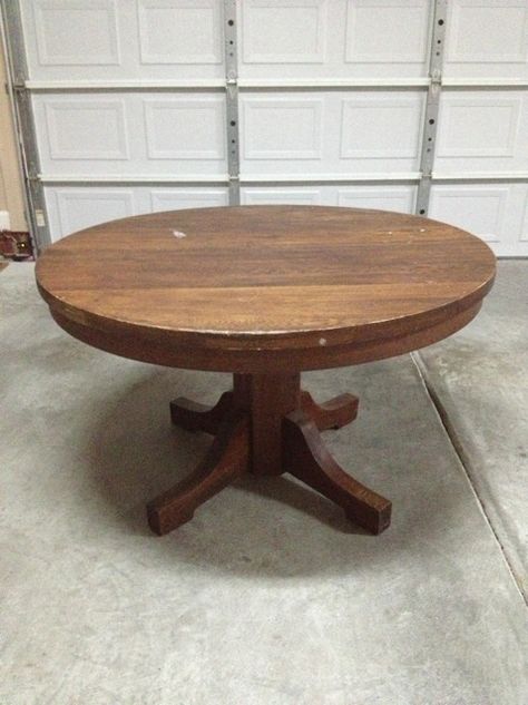 Solid Oak Pedestal Dining Table - Circa 1890 - 1900 Oak Pedestal Table, Round Oak Dining Table, Antique Appraisal, Glass Menagerie, Wood Pedestal, Pedestal Dining Table, Antique Table, Oak Table, Oak Dining Table