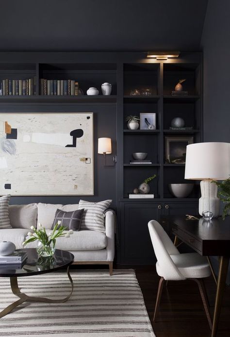 In this office, we can get inspired by the the uniqueness and beauty of each piece in its individual form a superb combination. Diy Built In, Budget Farmhouse, Luxury Desk, Cool Office Space, Home Library Design, Home Office Space, Trendy Home, Home Library, A Living Room