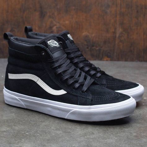 f337d999d9ad116a7b4f3d409fcc6480desc45880941ri Vans Verdes, Vans Slip On Outfit, Vans Wallpaper, Vans Outfit Men, Vans High Tops, Sneakers Outfit Men, Mens Vans Shoes, Sk8 Hi Vans, Vans Ultrarange