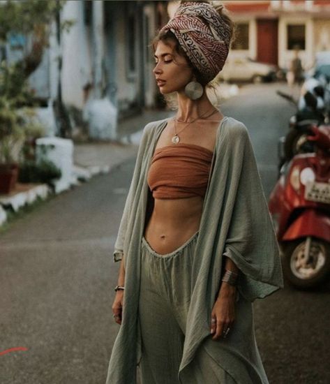 Holistic Outfits Women, Boho Hoodie Outfit, Romani Haircut, Nomad Outfit, Bohemian Outfits Women, Zen Outfit, Zen Clothing, Boho Formal, Soft Feminine Outfits