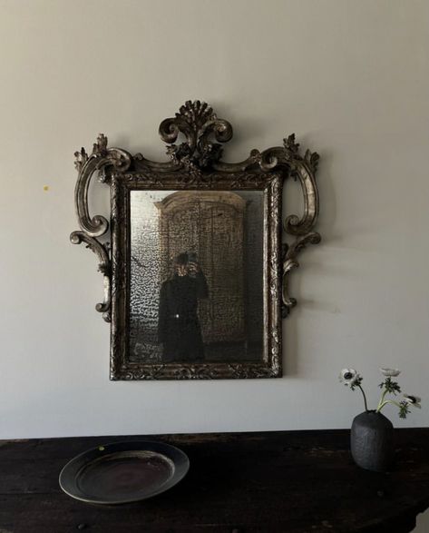 Boutique Aesthetic, Goth Cottage, Dark Home, Dark Interiors, Nyc Apartment, Old Money Aesthetic, House Made, Cafe Interior, Room Aesthetic