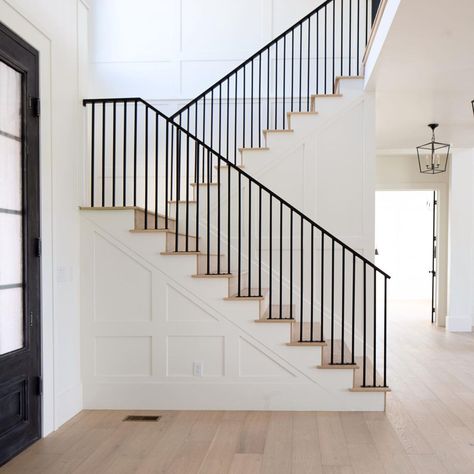 Metal Spindles Staircase, Wainscoting Stairs, Metal Stair Railing, Metal Handrails, White Stairs, Transitional Exterior, House Staircase, Entry Stairs, Oak Stairs