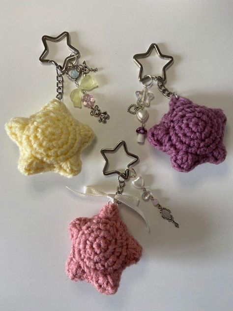 How To Crochet A Mini Star Tutorial ||Crochet a Tiny Star Pattern  https://youtu.be/yT5xs3k9Av4 Crocheting DIY and Crafts Projects || Crochet Mini Star Patterns  #Crochetministar #Crochettinystar #Crochetstar #Howtocrochet Crochet Keyring Ideas, Crochet Mini Star, Hand Knitting Diy, Star Tutorial, Easy Crochet Hat, Crochet Chain, Crochet Keychain Pattern, Bracelets Handmade Diy, Crochet Business