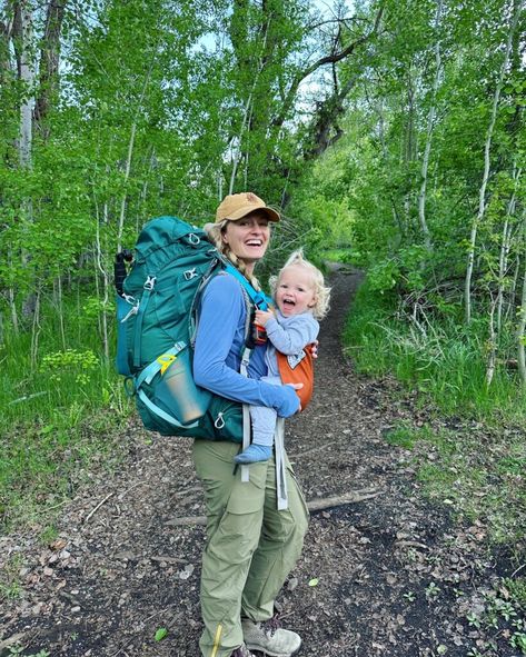 Trail Magik Carrier Review | Do You Need It? - Hailey Outside Outdoor Mom, Ergobaby Carrier, Traveling Mom, Camping Family, Camping Inspiration, Adventure Baby, Outdoor Baby, Us Road Trip, Hiking Fashion