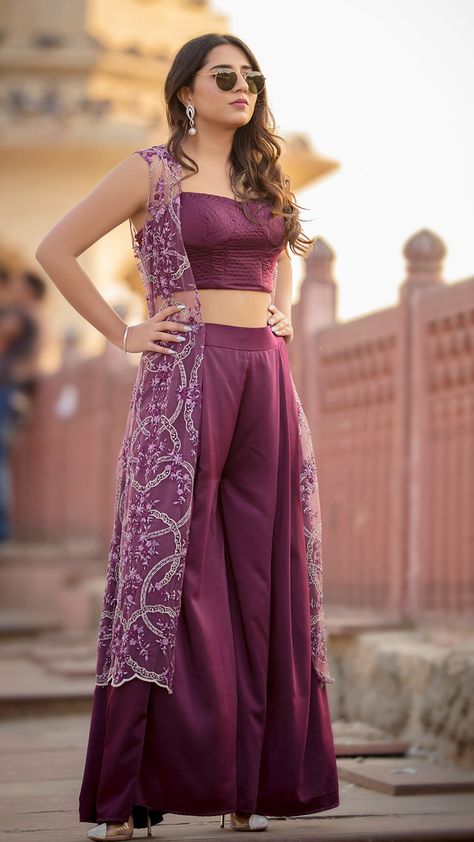 Salwar Kameez Styles For Women That Are Absolutely Trendy Flared Palazzo, Trendy Outfits Indian, Edgy Elegance, Indian Outfits Lehenga, Kalki Fashion, Shrug For Dresses, Outfits Indian, Indian Gowns Dresses, Traditional Indian Outfits