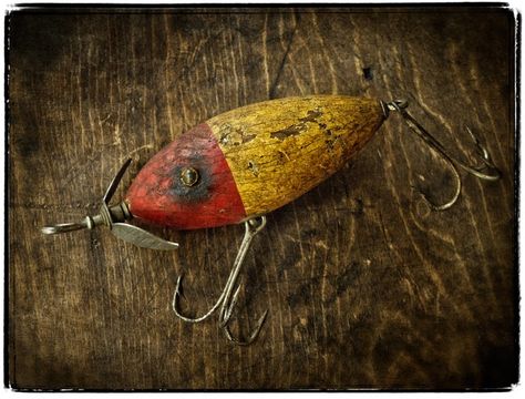 Vintage Lures, Old Fishing Lures, Fish Photos, Drop Shot Rig, Antique Fishing Lures, Salt Water Fishing, Vintage Fishing Lures, Fishing Photography, Fishing Stuff