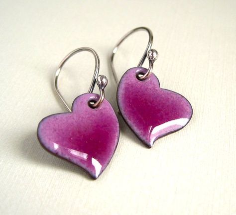 Enamel Jewelry Raspberry Enamel Heart Earrings | Tracy | Flickr Torch Fired Enamel Jewelry, Enameling Jewelry, Metalwork Jewelry, Resin Jewelry Making, Handmade Jewelry Diy, Jewelry Making Tutorials, Enamel Earrings, Enamel Jewelry, Bead Jewellery