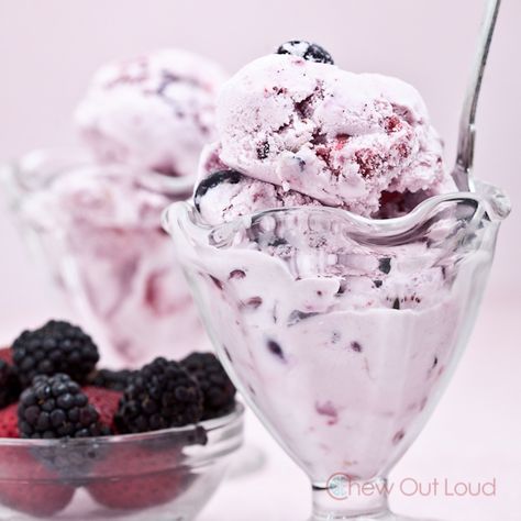 Very Berry Ice Cream - Chew Out Loud Berry Ice Cream Recipe, Homemade Mint Chocolate Chip Ice Cream, Sahara Dessert, Berry Ice Cream, Ice Cream Recipes Machine, Mint Chip Ice Cream, Easy Ice Cream Recipe, Berry Recipes, Ice Cream Maker Recipes