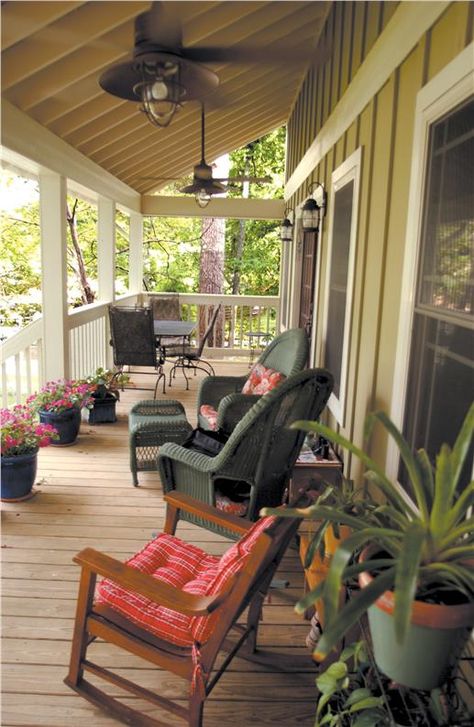 Covered porch  in summer - easy living! Farmhouse Porch Flowers, Noah Calhoun, Front Veranda, Cozy Front Porch, Dream Porch, Colorful Cushions, Big Porch, Entry Porch, Porch Design Ideas