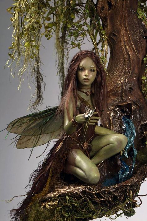 Fae Creatures, Brian Froud, Faery Art, Fairy Art Dolls, Elves And Fairies, Fairy Pictures, Fairy Artwork, Fairies Elves, Ooak Art Doll