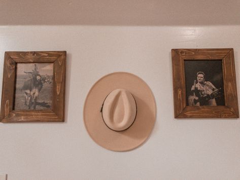 Cowboy Hat On Wall, Southern Wall Decor, Cowboy Room, Primary Bedroom, Vintage Cowboy, Room Aesthetic, Cowboy Hat, Cowboy Hats, Decorating Ideas