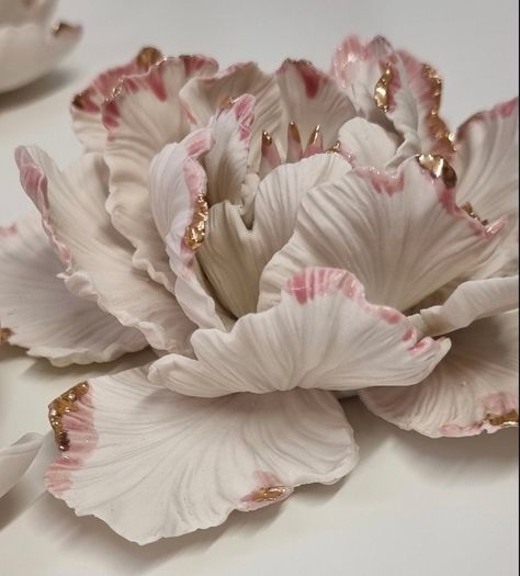 Peony White, Pottery Kiln, Hand Painted Wallpaper, Flower Sculptures, Gold And Pink, Mural Floral, Porcelain Flowers, Contemporary Interiors, Flower Wall Decor