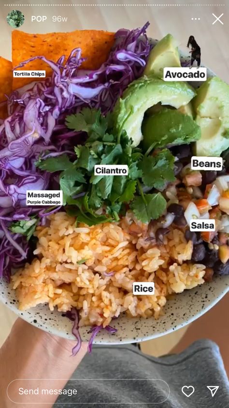 Earthy Andy, Cabbage Salsa, Vegan Vibes, Healing Recipes, Taco Salad, Salad Bowl, Tortilla Chips, Easy Vegan, Dinner Time