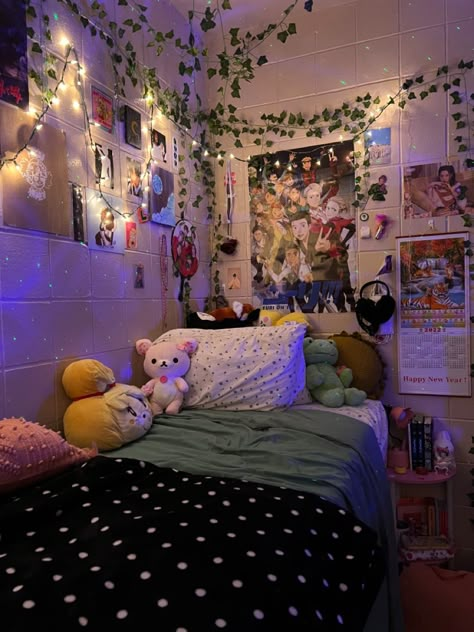 No Window Bedroom, Straykids Room Decor, Alt Bedroom, Girl Room Aesthetic, Alt Room Decor, Alt Room, Indie Aesthetic Room, Chill Room, Retro Room