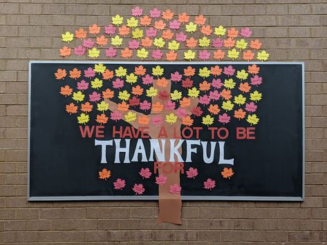 A great way to recognize any staff during the Thanksgiving season. Thankful Bulletin Board Ideas, Halloween Chandelier, Staff Bulletin Boards, Elementary School Bulletin Boards, Thanksgiving Bulletin Boards, Thanksgiving Theme, School Room, School Bulletin Boards, Christmas Door