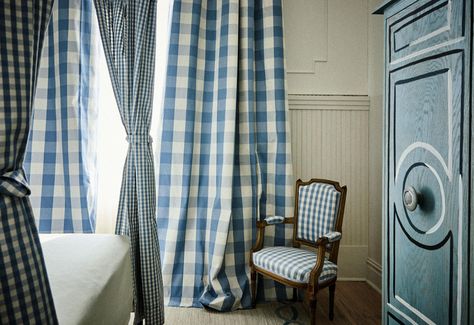 Red And White Curtains, Dark Wooden Floor, French Country Furniture, Famous Interior Designers, Luxurious Rooms, Country Furniture, White Curtains, Curtain Designs, Main Bedroom