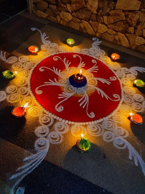 Diwali Rangolis, Happy Diwali Animation, Unique Rangoli, Simple Flower Rangoli, Beautiful Simple Mehndi Design, Scrapbook Themes, Diwali Photography, Easy Rangoli Designs Videos, Very Easy Rangoli Designs