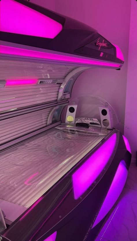 Sunbeds Aesthetic, Tanning Bed Aesthetic, Paris Filter, Summer Checklist, Life Goals Future, White Bedroom Decor, Insta Snap, Vision Board Images, Perfect Tan