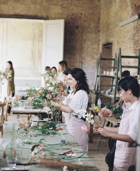 Small Charcuterie, Floral Workshop, Book And Coffee, Flower Shop Decor, Workshop Studio, Portrait Editorial, Blue Clay, Flower School, Florist Shop