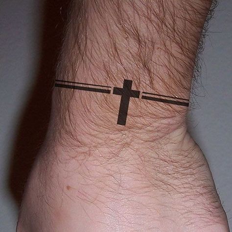 Tato Maori, Cross Tattoo On Wrist, Tatuagem Masculina Pequena, Cross Tattoos For Women, Cool Wrist Tattoos, Cross Tattoo For Men, Wrist Tattoos For Guys, Cross Tattoo Designs, Cool Small Tattoos