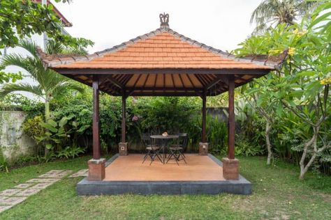 Pavilions Ideas, Backyard Pavilion Ideas, Small Garden Gazebo, Garden Oasis Ideas, Ideas For Restaurant, Gazebo Design Ideas, Pavilion Ideas, Enclosed Gazebo, Small Gazebo