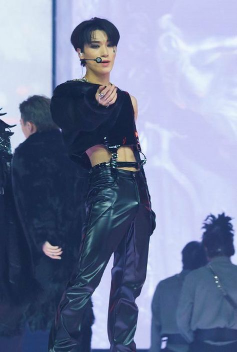 San,Ateez,MAMA 2020, crop top Ateez Leather Outfit, Kpop Leather Pants, Ateez Stage Outfit, Kpop Crop Top, Ateez Concert, Kpop Fashion Men, Concert Ideas, Sans Cute, Concert Outfits