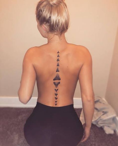 Google Image Result Shark Tooth Tattoo, Hai Tattoo, Girl Spine Tattoos, Back Tattoo Women Spine, Beachy Tattoos, Spinal Tattoo, Tooth Tattoo, Flower Spine Tattoos, Spine Tattoo Ideas