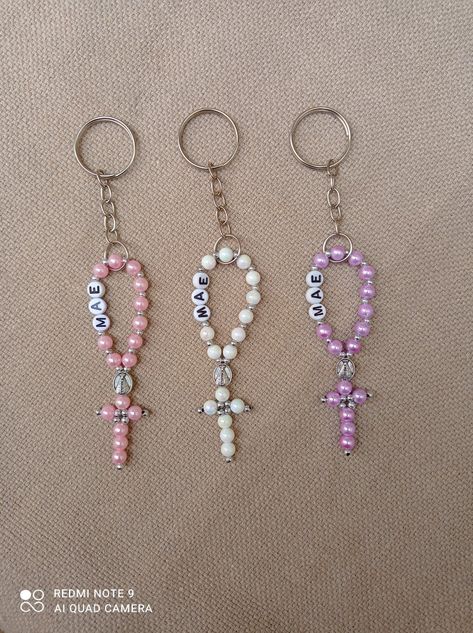 Christian Bracelets Diy, Cross Jewelry Diy, Jesus Keychain, Girly Bracelets, Braided Bracelet Diy, Bracelet Craft Diy, Diy Bracelets Easy, Diy Bracelet Designs, Diy Bracelets Patterns