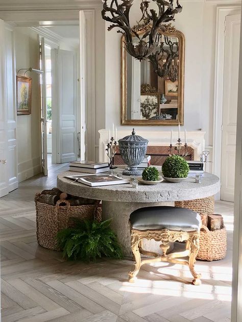 Fonplegade Interior | Patina Home & Garden Gustavian Interiors, Display Tables, Patina Farm, Entry Stairs, Small Cottage Homes, Amazing Food Decoration, Small Courtyards, French Interior, Classic House