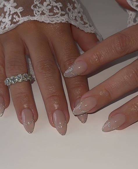 Metallic Nail Designs, Short Classy Nails, Old Money Nails, Metallic Nails Design, Sophisticated Nails, Money Nails, Natural Nails Manicure, Popular Nail Colors, Minimal Makeup Look