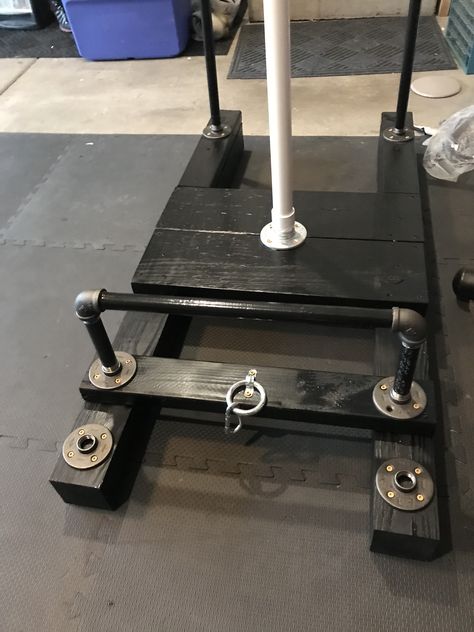 DIY push/pull sled Diy Push Pull Sled, Homemade Workout Equipment, Gym Creative, Gym House, Home Made Gym, Oil Palette, Building A Home Gym, Backyard Gym, Diy Gym Equipment