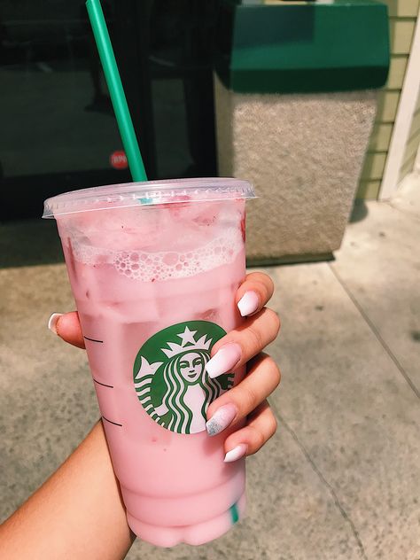 Pinkity Drinkity, Starbucks Coffee Drinks, Starbucks Drink, Sweet Drinks, Starbucks Drinks, Starbucks Hot, Starbucks Coffee, Birthday Gift Ideas, Pink Love