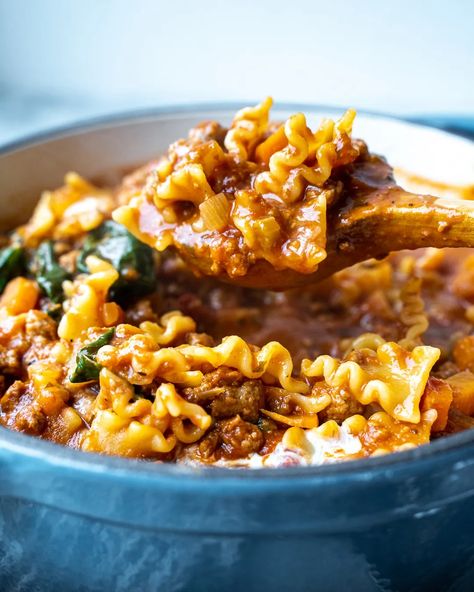 Vegan Lasagna Soup, the ultimate comfort meal! Lasagna Soup Vegan, Vegan Lasagna Soup, Vegan Bolognese, Vegan Ricotta, Vegan Lasagna, Classic Lasagna, Soup Vegan, Meat Alternatives, Lasagna Soup