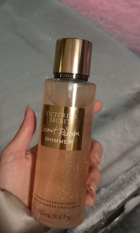 Profumo Victoria Secret, Victoria Secret Lotion, Victoria's Secrets, Perfume Collection Fragrance, Victoria Secret Perfume, Family Doctors, Victoria Secrets, Birthday Wishlist, Signature Scent