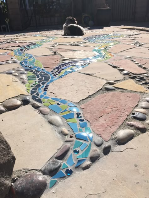 Patio Mosaic Floor, Pebble Mosaic Patio, Diy Mosaic Patio, Mosaic Patio Floor Diy, Mosica Tiles, Mosaic Paving, Mosaic Garden Path, Zen Garden Landscaping, Mosaic Pathway